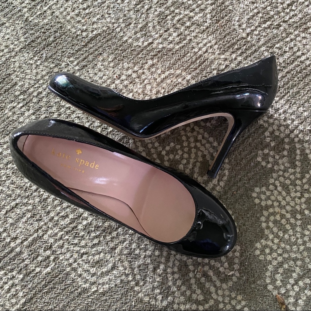 👠 Kate Spade ‘Karolina’ patent leather pumps